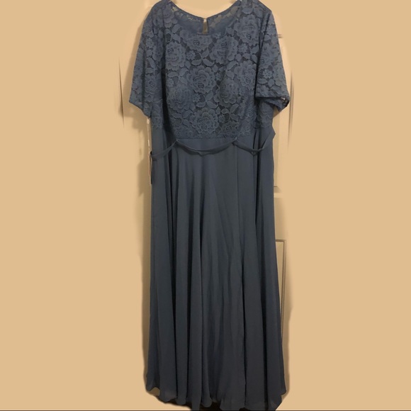 JJ’S HOUSE Gown - Picture 9 of 9